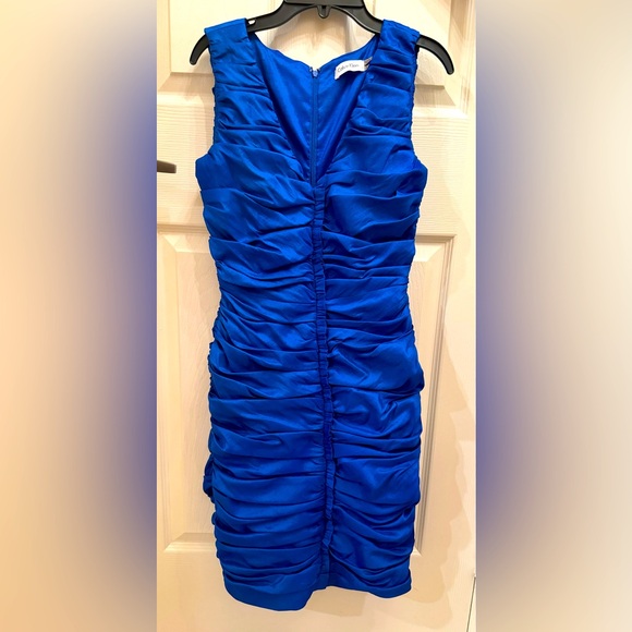 Gorgeous Calvin Klein dress size 2 - Picture 1 of 2